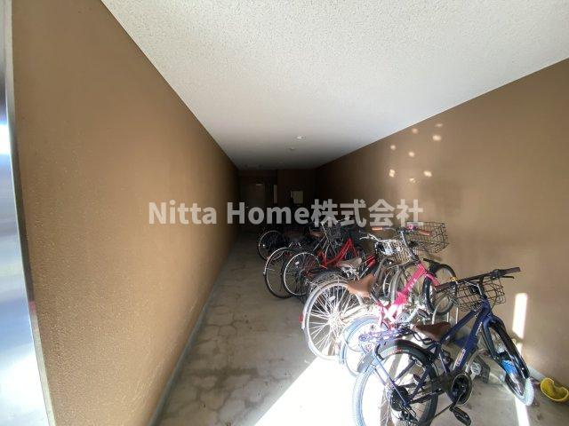 ウエスト　ヒル　（Ｗｅｓｔ　Ｈｉｌｌ）のその他共用部分|駐輪場もあります◆