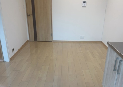 【ダイニング】 | 八王子狭間住宅１号棟 | ダイニングは、食事や家族の団らんスペースとしてだけではなく、ほかの用途としても使用することができます。ダイニングテーブルを置き、食事のためのスペースを作ることでリビングとの差別化を図ることができます。