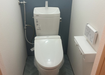 【トイレ】 | 八王子狭間住宅１号棟 | トイレは大きさや形、機能、抗菌性などが異なる多種多彩なタイプが各メーカーから出ています。それぞれに良さがあるため、事前にどういったタイプのトイレがいいのかをご家庭内で決めて、内見に行くといいでしょう。