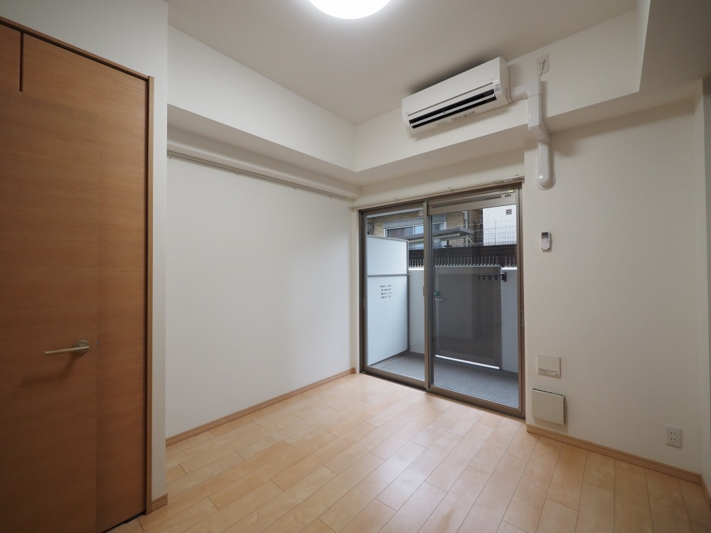 大阪市東淀川区小松１丁目の賃貸マンションの居間・リビング