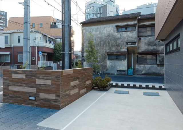 DIPS北千住の駐車場
