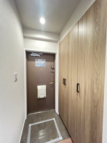 サントゥール八木２階の玄関|内玄関