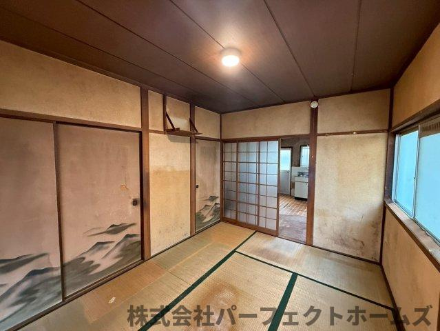 東船橋2丁目テラスハウスの和室|和室ならではの温かな和の空間で寛ぎの時間を過ごせます