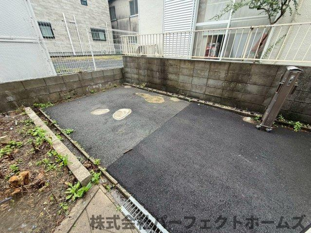 東船橋2丁目テラスハウスの駐車場|駐車スペースもあります