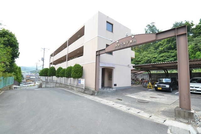 カサベルデ東山の外観