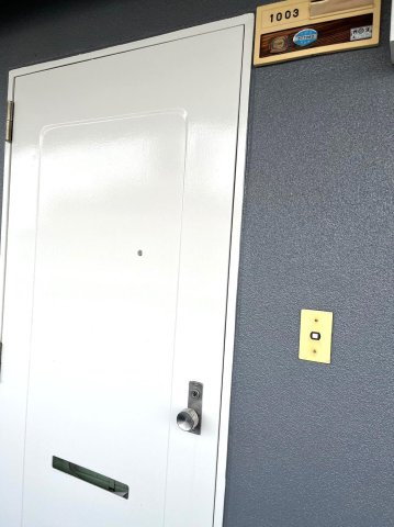 第三国際コーポの玄関