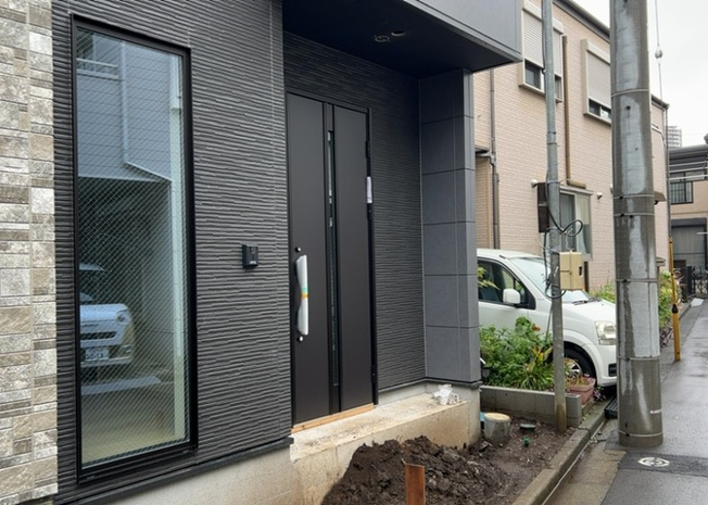 【設備】 | 敷地内には、散水栓や立水栓があります。水道水を直接利用できるため、水を運ぶ手間を省くことが出来ます。大量の水を必要とする洗車作業や清掃などに役立ちます。その他設備とあわせて、現地でご確認ください。