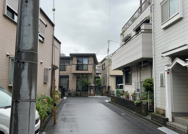 【展望】 | 眺望を気にして物件を探す場合、前面に建物が建っていないか現地で確認しましょう！前面に建物があると景色はもちろん、日当たりや風通しにも影響が出てきます。住んだ時のことを想像しながら現地見学をしましょう。