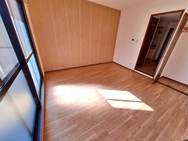 岡山市北区十日市西町の賃貸マンションの居間・リビング