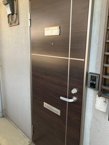 いずみハイツ石原Ⅱの玄関