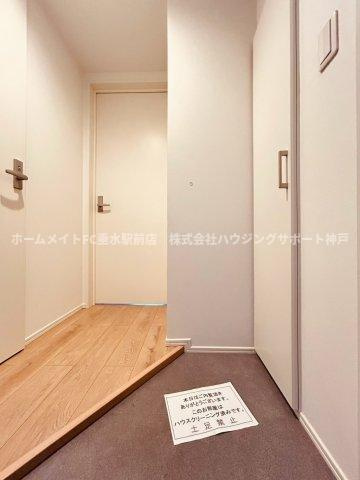 メゾンソレイユの玄関