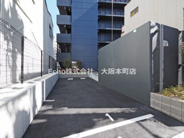 Alivis九条の駐車場