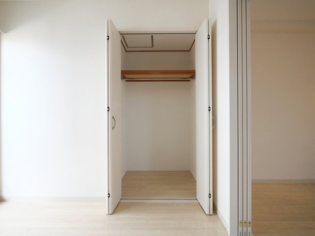 大阪市淀川区木川東４丁目の賃貸マンションの収納