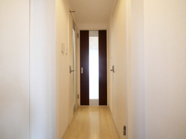 大阪市淀川区木川東４丁目の賃貸マンションの玄関