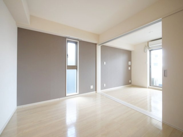 大阪市淀川区木川東４丁目の賃貸マンションの居間・リビング