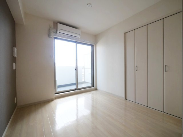 大阪市淀川区木川東４丁目の賃貸マンションの居間・リビング