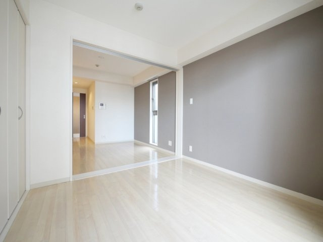 大阪市淀川区木川東４丁目の賃貸マンションの居間・リビング