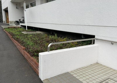 【庭】 | シャトレー町田ガーデン | 物件によっては、入居者が個人的に使用できる専用庭がついているものもあります。また、住宅の中にある土間の部分を庭と呼ぶこともあります。庭の用途は住む人によって変わり、それによってデザインもさまざまです。
