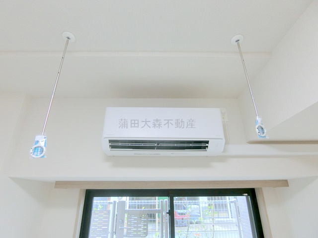 ルーブル本羽田の設備|エアコン　物干し金具