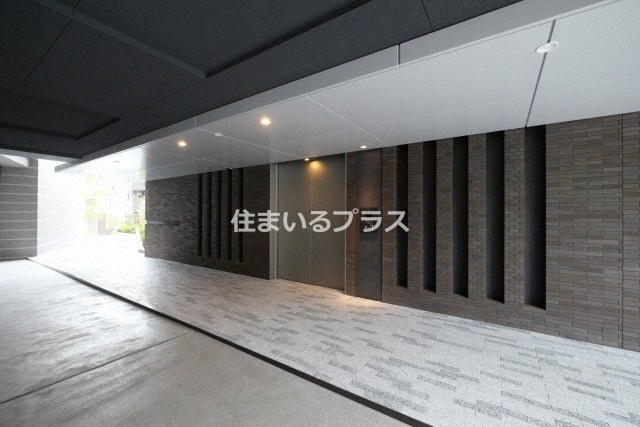 スプランディッド京橋EASTのエントランス