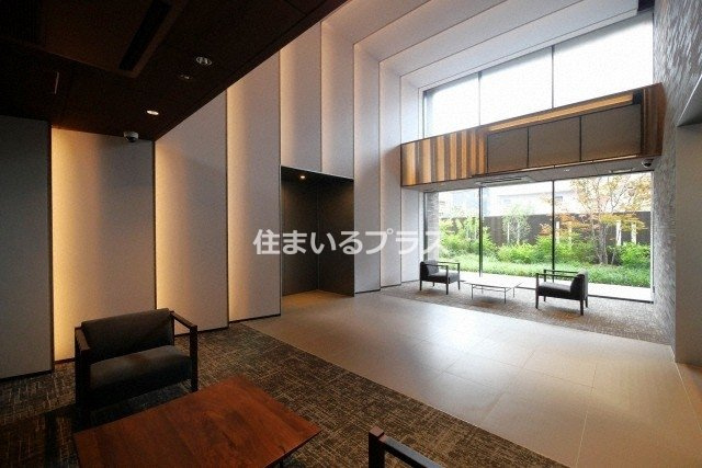 スプランディッド京橋EASTのロビー