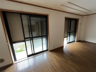 【居間・リビング】 | ツインヒルズ壱番館 | シャッター雨戸（イメージ）