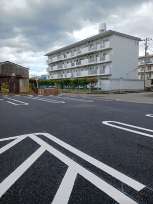 【駐車場】 | ナトリア　ポート | 車をお持ちの方に嬉しい駐車場付きの物件です