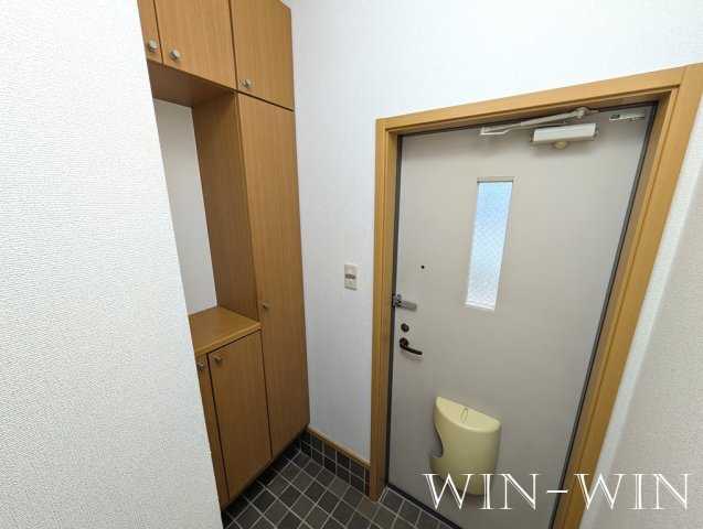 ロイヤル イーストの玄関