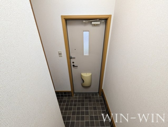 ロイヤル イーストの玄関