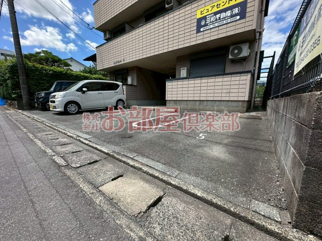 ピュアセントTIの駐車場|駐車場があるので、車を買う予定の方も安心です
※現況優先
