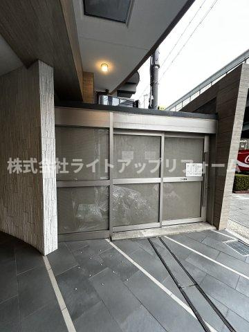 セレニテ神戸西クレアの駐車場