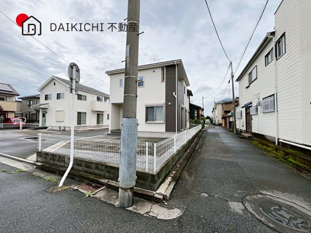 【前面道路含む現地写真】 | 行田市向町　中古戸建