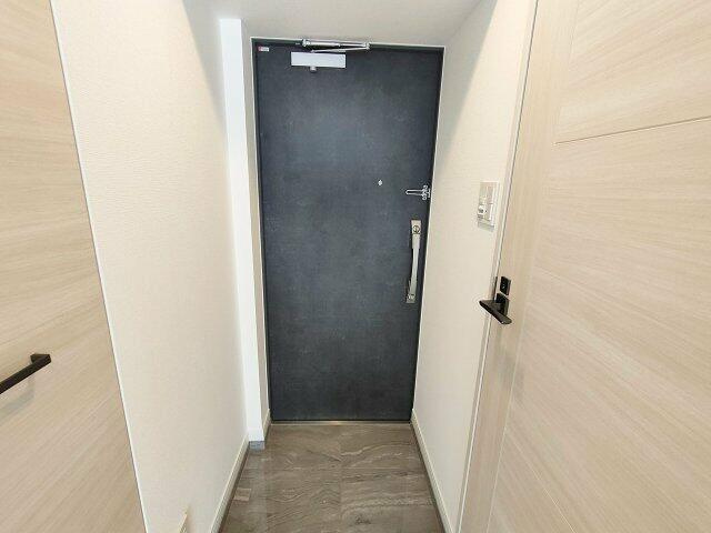 ミライズ新小岩マーロの玄関