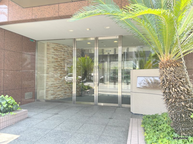 レヴェあけぼの荘　仲介手数料無料のエントランス