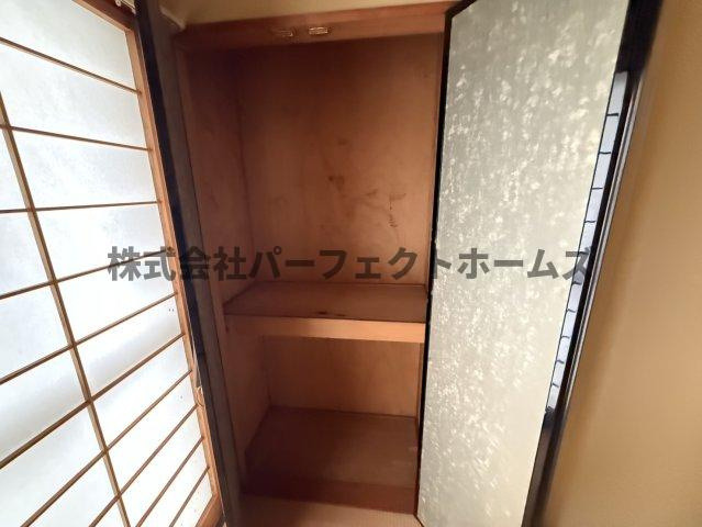 末広町戸建　賃貸の収納|こまごまとしたものを収納できそうですね