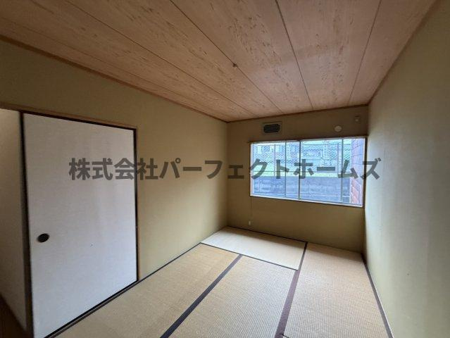 末広町戸建　賃貸の和室|落ち着いた雰囲気の和室付きです
