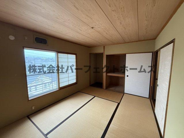 末広町戸建　賃貸の和室|落ち着いた雰囲気の和室付きです