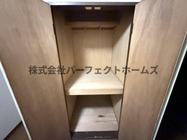 末広町戸建　賃貸の収納|小物を収納するのに便利です