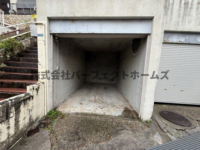 末広町戸建　賃貸の駐車場|駐車場完備です