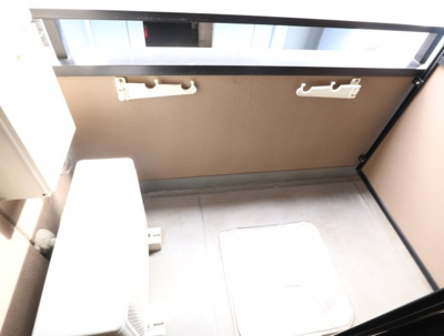 【バルコニー】 | 華報マンション | ※同建物ほかのお部屋の写真です。