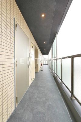 【その他共用部分】 | ラフィスタ平和島 | 落ち着いたロビーです