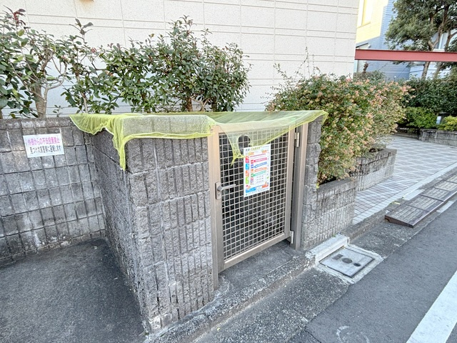 パークレイン中村のその他|★入居者専用敷地内ゴミ置場★