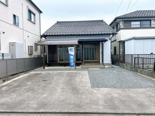 リフォーム済中古戸建　大垣市領家町2丁目　平成5年築の駐車場
