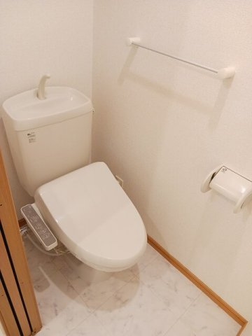 【トイレ】 | ウェル　メゾン | 落ち着いた色調のトイレです