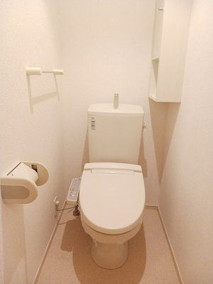 【トイレ】 | レヴェランスＡ | 清潔感のあるトイレです