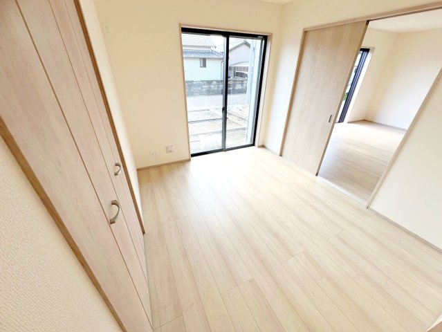 焼津市石津向町17番の洋室