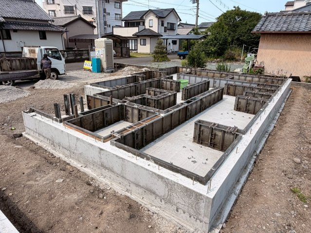 焼津市石津向町17番の外観|【全2棟】