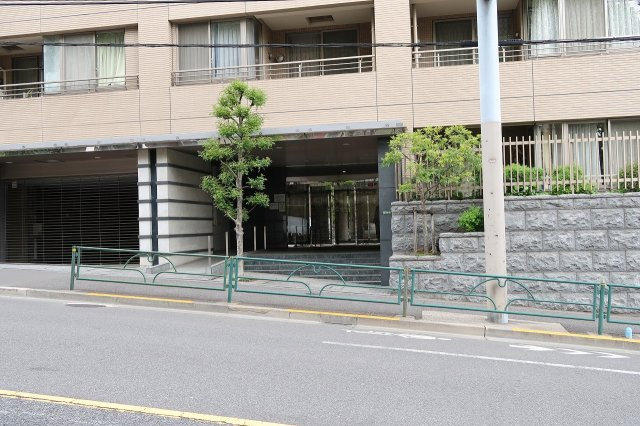 フェアロージュ文京弥生坂のエントランス