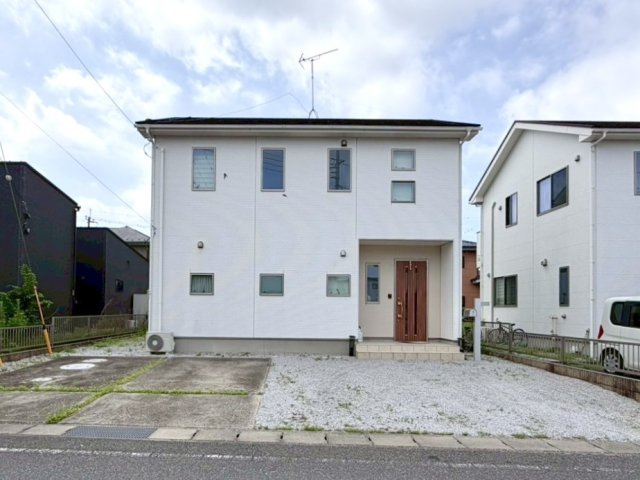 【中古戸建】伊勢崎市日乃出町の外観|■外観｜土日のご見学はもちろん、平日・夜間のご案内も大歓迎です♪「今から見たい」や「仕事終わりに見たい」にもご対応できますのでお気軽にお問い合わせください♪