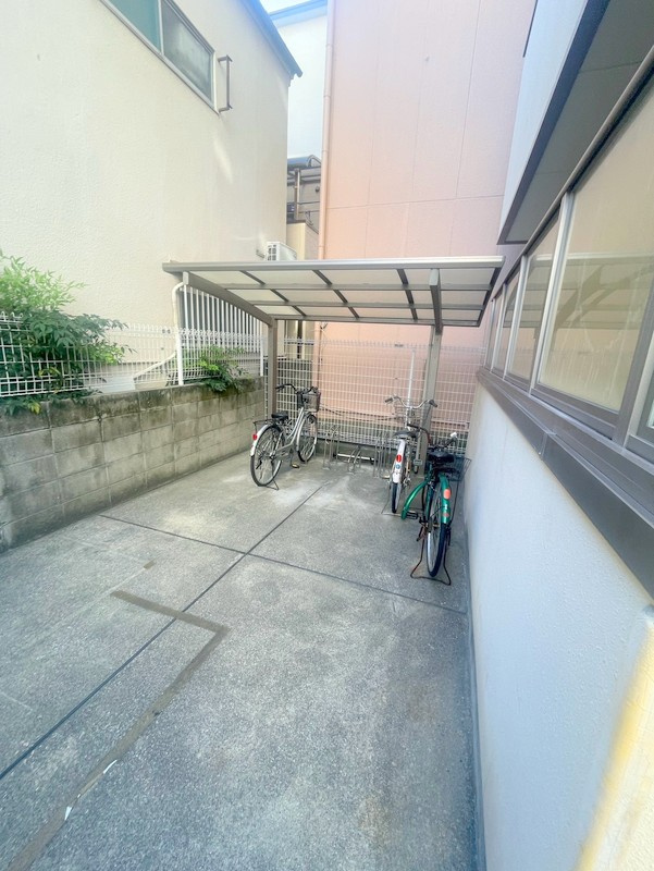 A-One Court OWADA　仲介手数料無料の駐車場